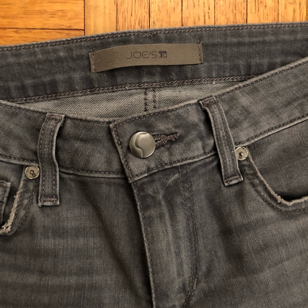 Joe’s Jeans Grey Wash Raw Hem Skinny Jeans - Picture 4 of 6